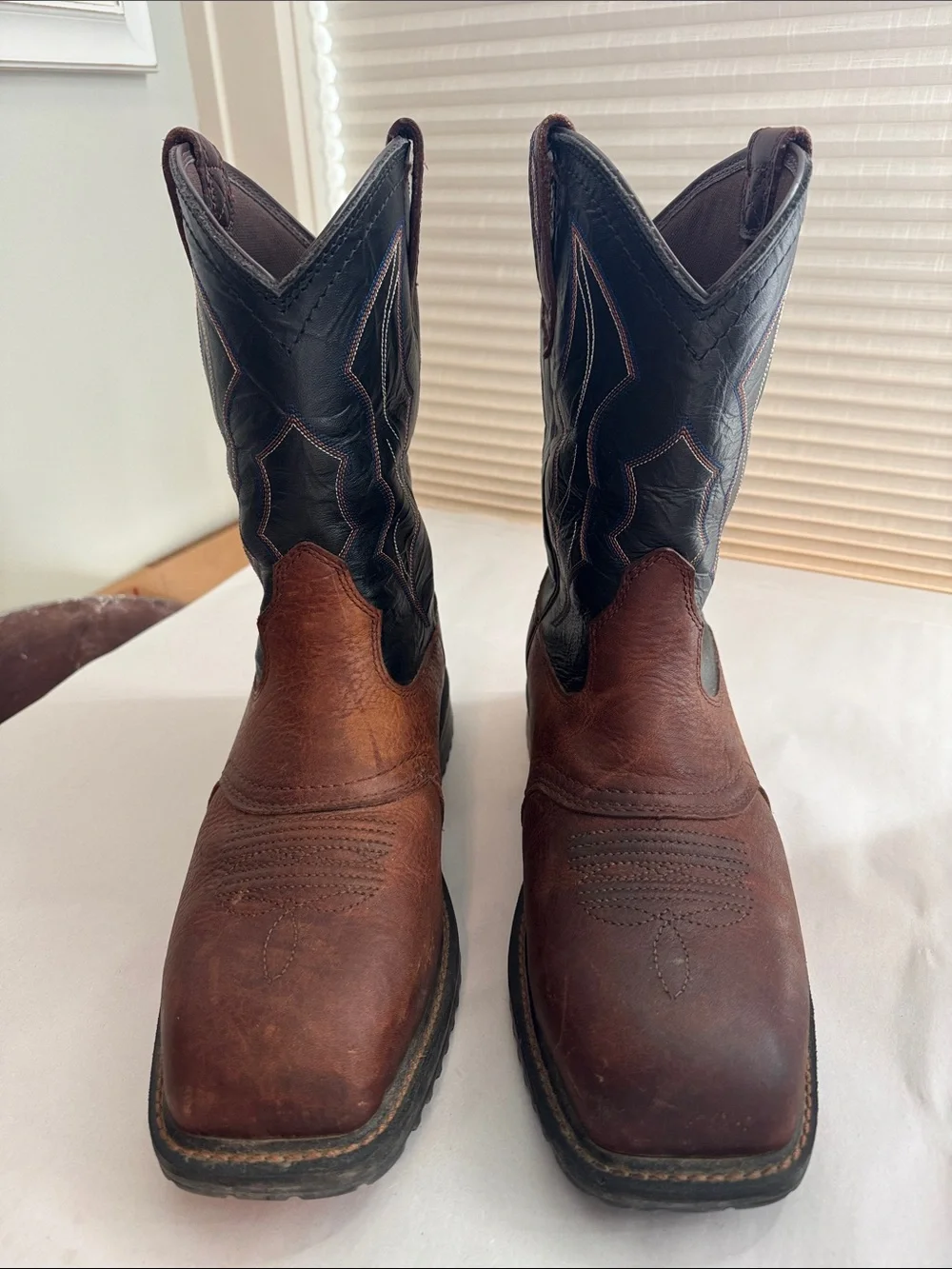 Ariat work boots Men’s 9EE Brown Leather Composite Square Toe Waterproof Western